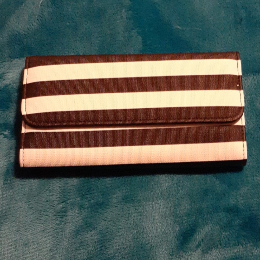 Wallet - Picture 3 of 7